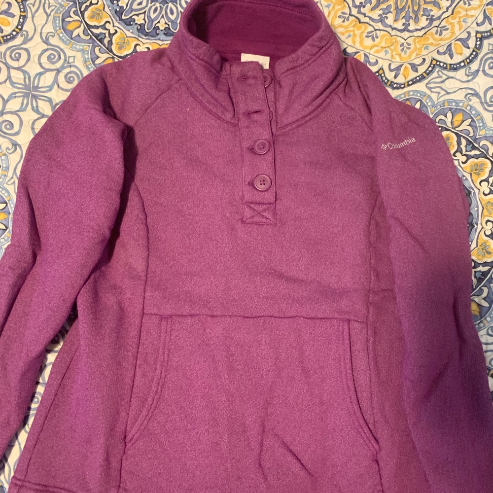 Columbia sweatshirt